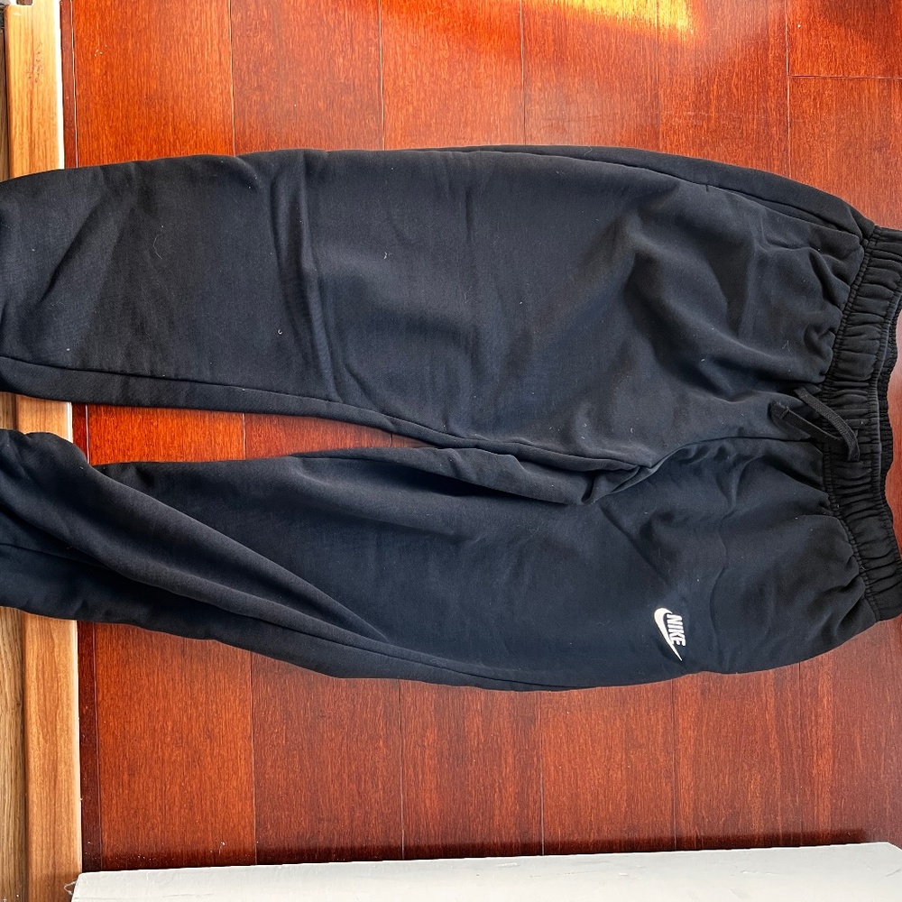 Nike size M sweatpants